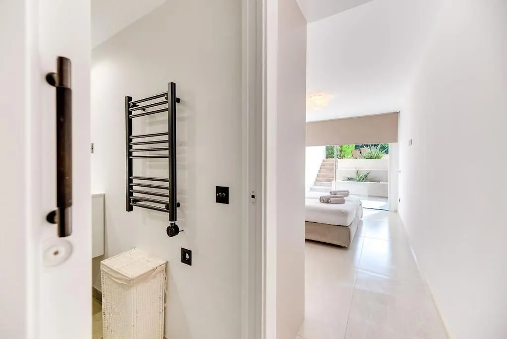 Villa Luxury 5-Bedroom Townhouse In Puente Romano Marbella Spain