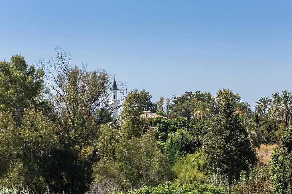 Luxury 5-Bedroom Townhouse In Puente Romano Marbella Villa