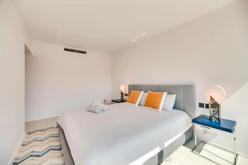 Luxury 5-Bedroom Townhouse In Puente Romano Marbella