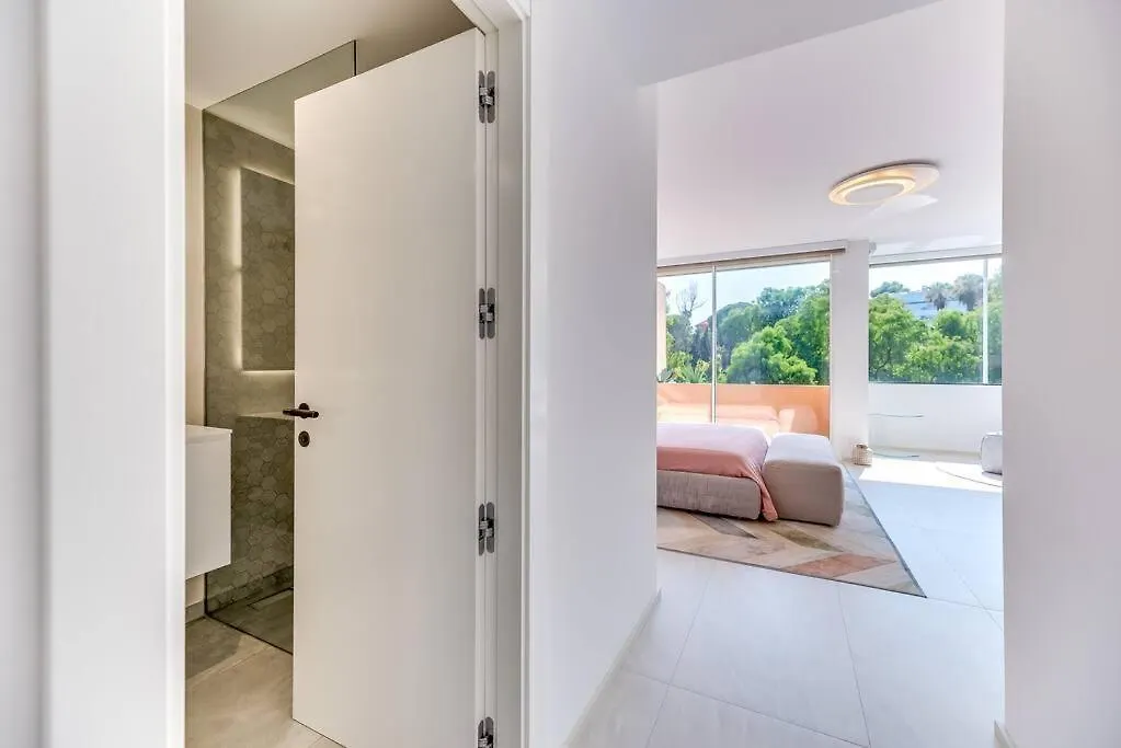 Villa Luxury 5-Bedroom Townhouse In Puente Romano Marbella
