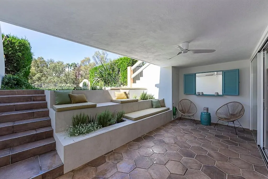 Luxury 5-Bedroom Townhouse In Puente Romano Marbella Villa