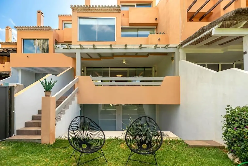 Villa Luxury 5-Bedroom Townhouse In Puente Romano Marbella Spain